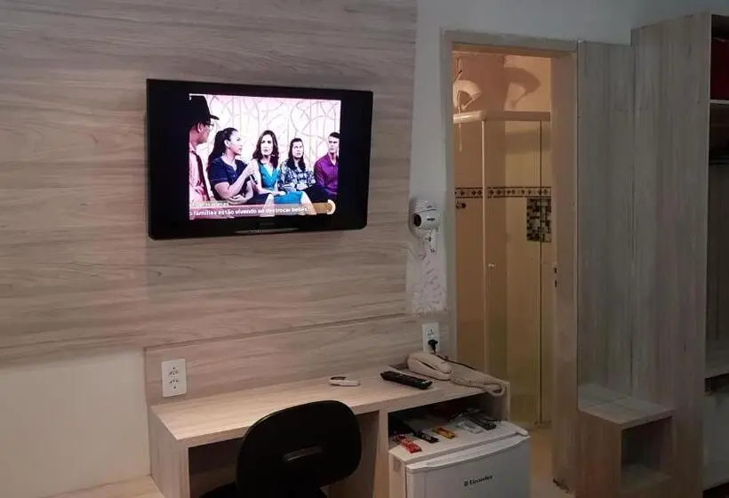 デラックスの4人部屋, Lages Plaza