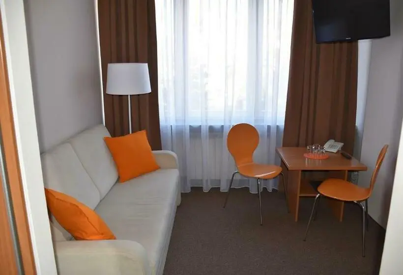 Economy Triple Room, Pzmot