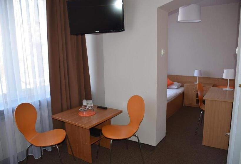 Economy Triple Room, Pzmot