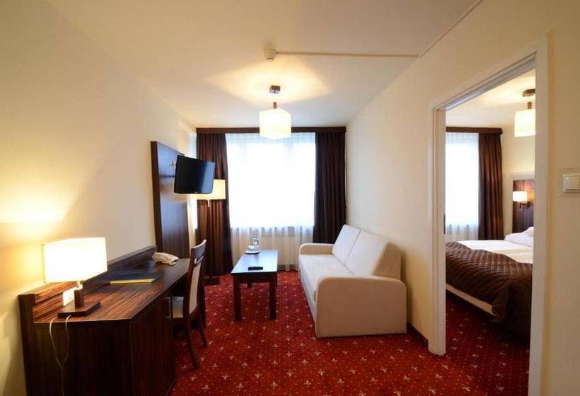 استودیو استاندارد با تخت کینگ, Pzmot