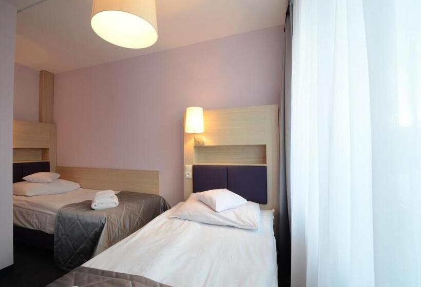 اتاق استاندارد سه نفره, Pzmot