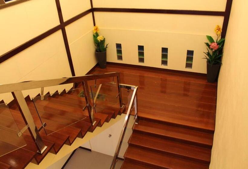 스탠다드 룸, The Lephant