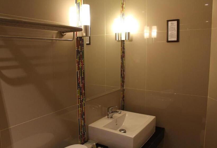 스탠다드 룸, The Lephant