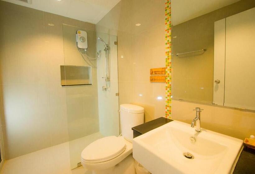 스탠다드 트리플 룸, The Lephant