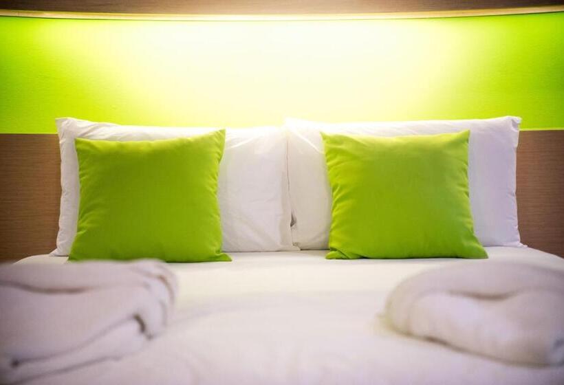 패밀리 룸, The Lephant