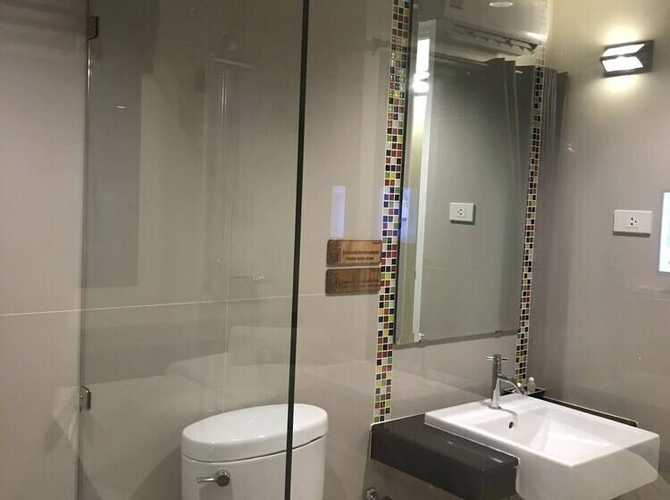 스탠다드 룸, The Lephant