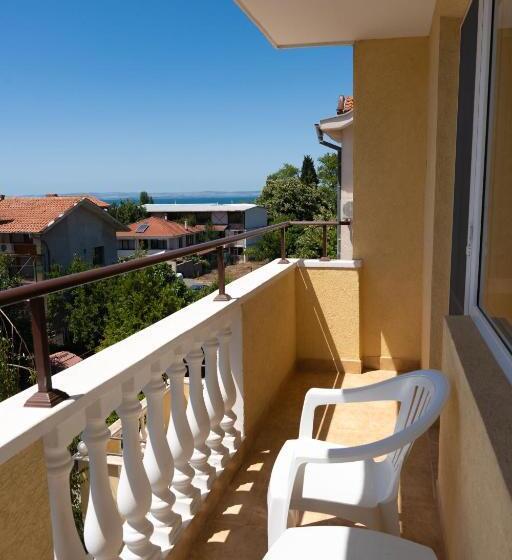 شقة غرفة واحدة, Zlatna Ribka