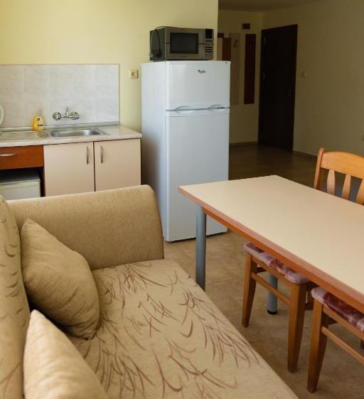 إستديو عائلى, Zlatna Ribka