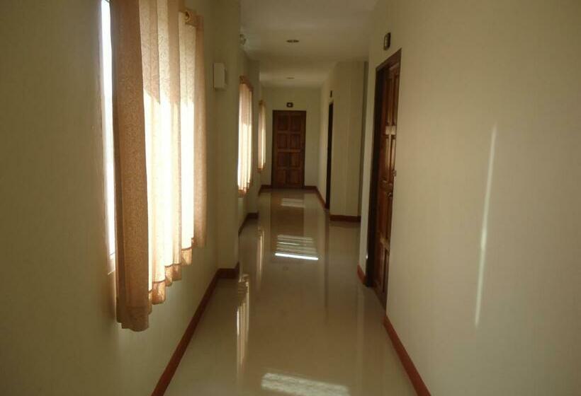 غرفة قياسية, Sorn Waree Home Place