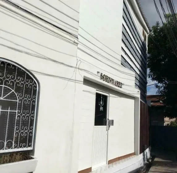 اتاق استاندارد, Sorn Waree Home Place