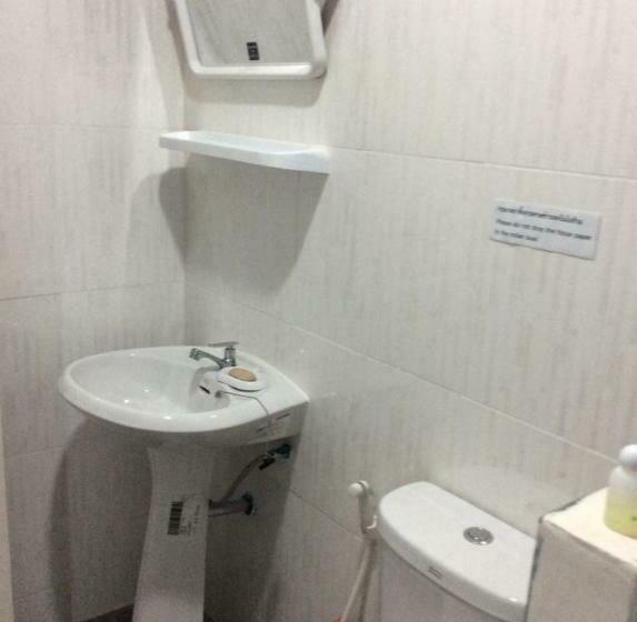 غرفة قياسية, Sorn Waree Home Place