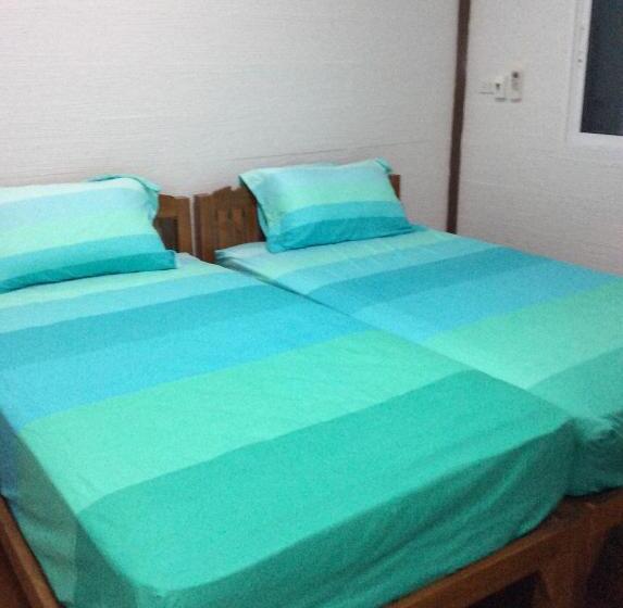 غرفة قياسية, Sorn Waree Home Place