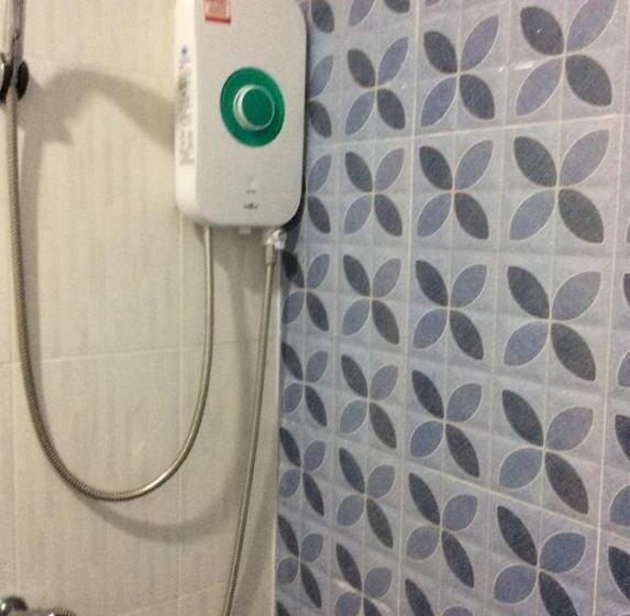 غرفة قياسية, Sorn Waree Home Place