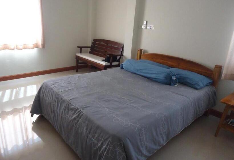 غرفة قياسية, Sorn Waree Home Place