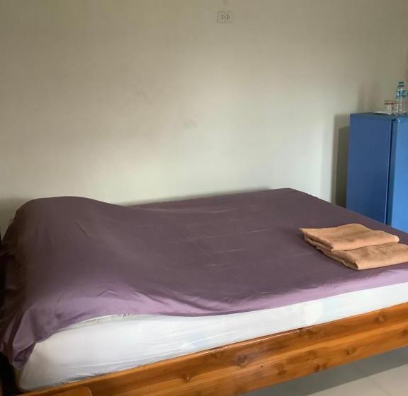 غرفة قياسية, Sorn Waree Home Place