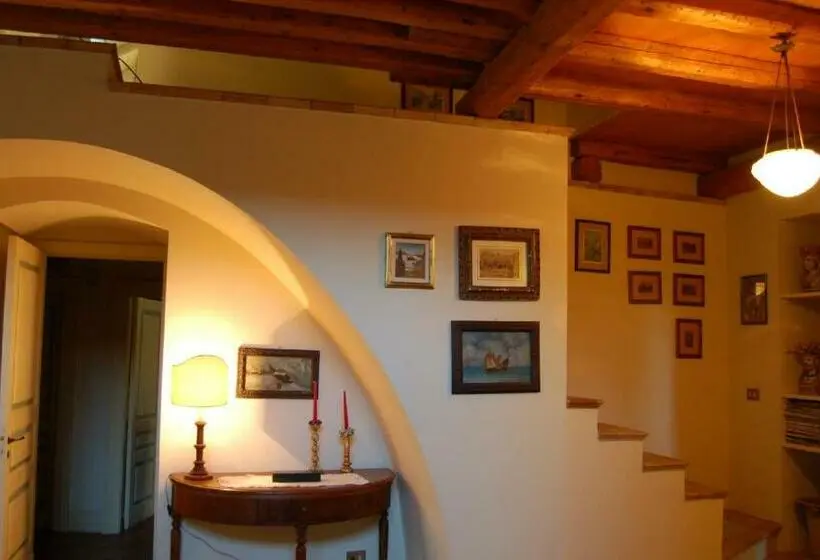 Standard Kolmen Hengen Huone, Relais De Charme B&b Short Lets La Casa Di Francesca