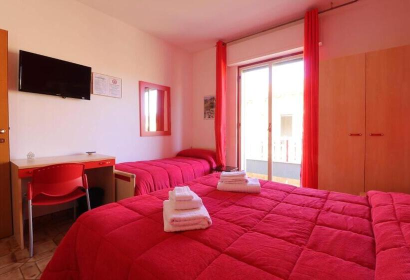 Chambre Triple Standard, B&b Spiaggia Di Ponente
