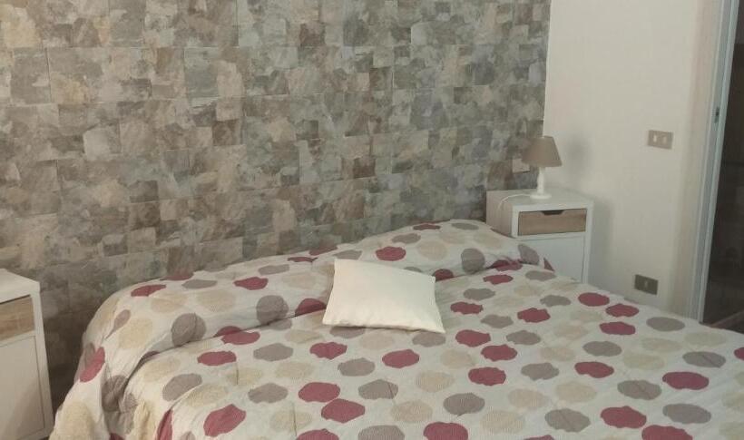 Classic room with balcony, Affittacamere Dolci Notti