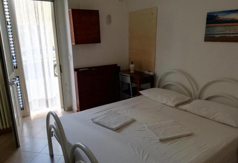 标准三人间, La Stanza Alternativa