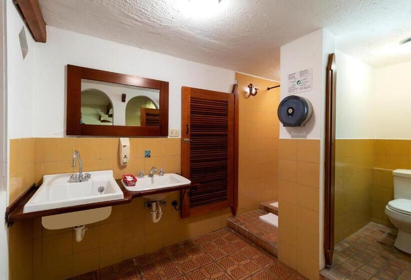 スタンダード４人部屋, Acoma