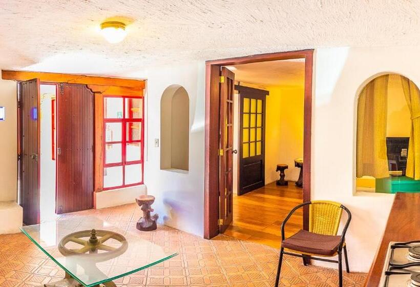 ジュニアスイート, Acoma