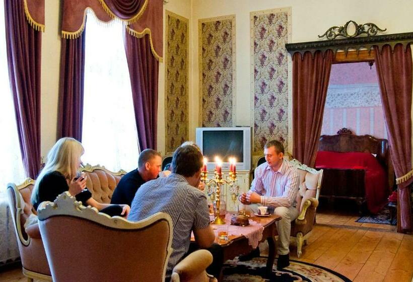 سوییت, Cantervilla Castle