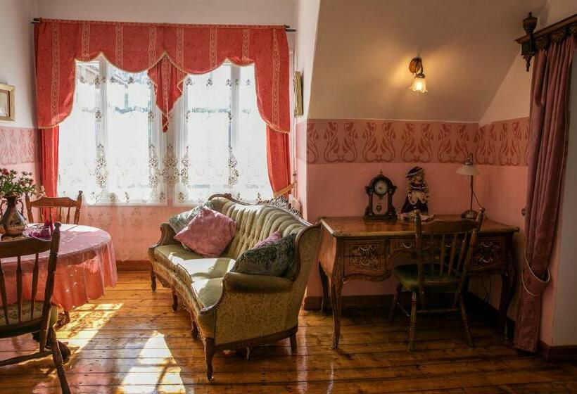 سوییت, Cantervilla Castle