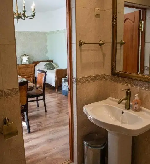 اتاق لوکس, Cantervilla Castle