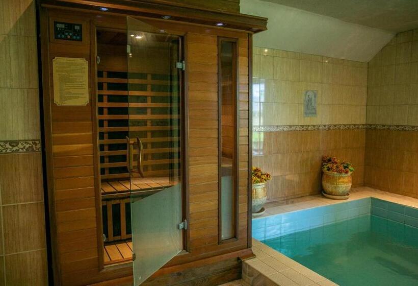 ویلای یک اتاق خوابه با استخر شنا, Cantervilla Castle