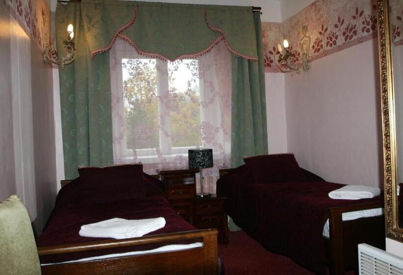 اتاق استاندارد, Cantervilla Castle