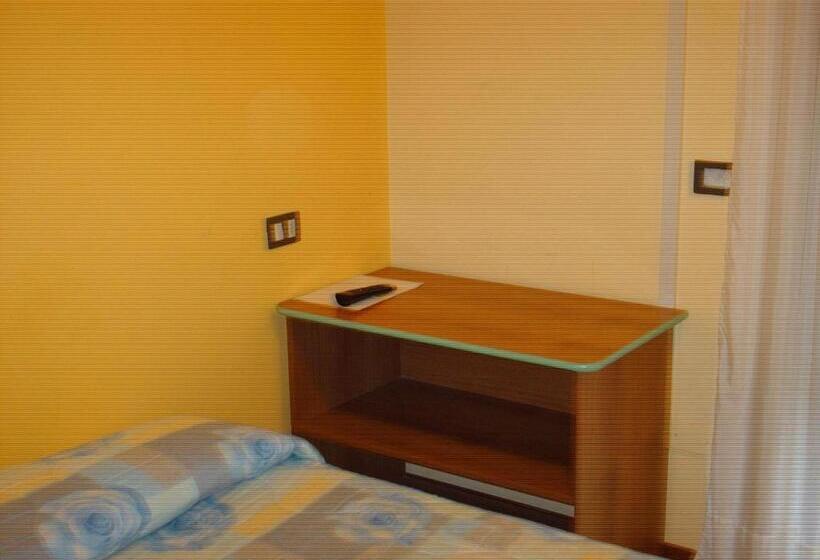 חדר סטנדרט יחיד, Giampy