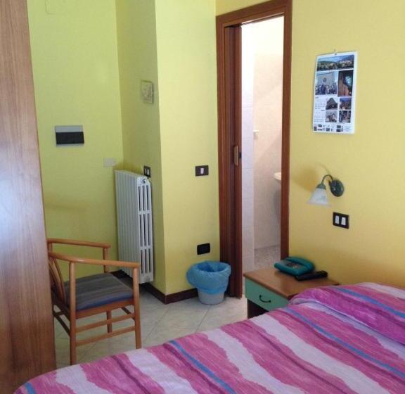 חדר סטנדרט יחיד, Giampy