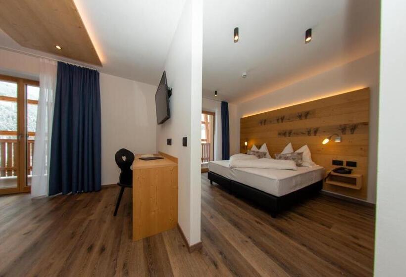 חדר דלוקס לשלושה, Gran Pre