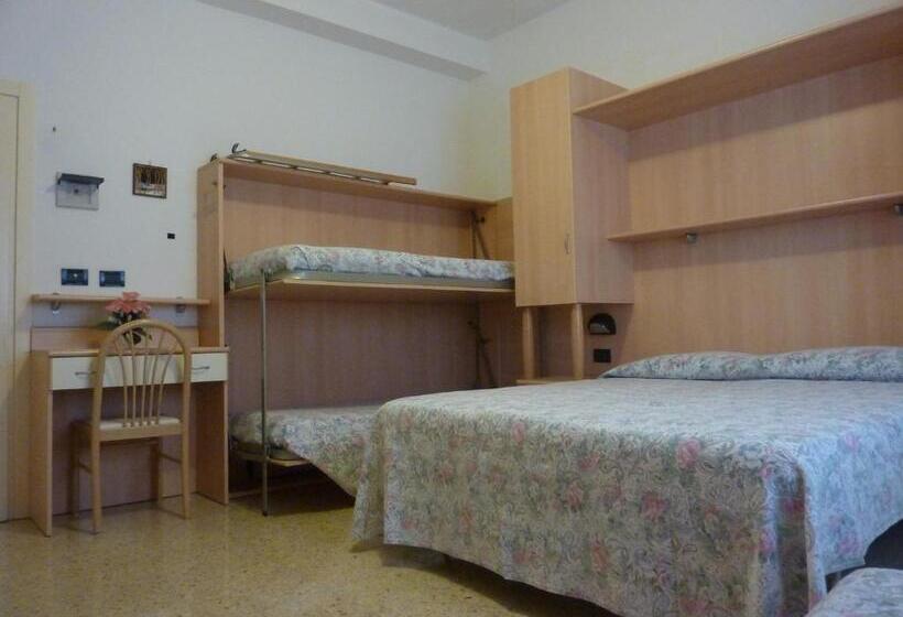 ファミリールーム, Trianon