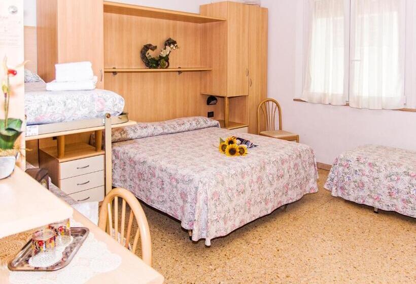 ファミリールーム, Trianon