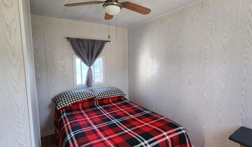 بنجلو قياسى مطل على البحر, Les Cabines Sur Mer