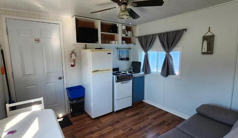 بنجلو قياسى مطل على البحر, Les Cabines Sur Mer