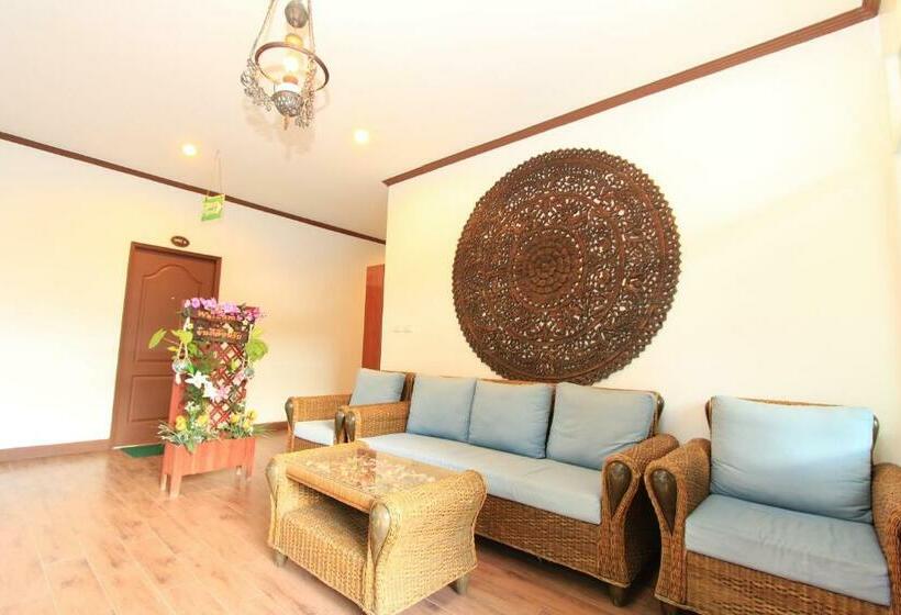 디럭스 룸, Baantip Suantong