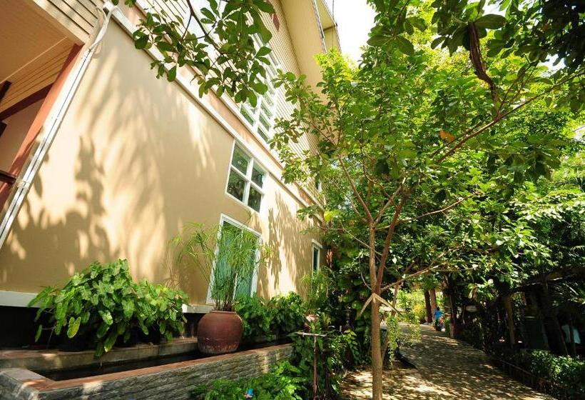 Quarto Deluxe, Baantip Suantong