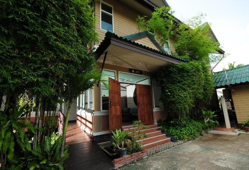 Quarto Deluxe, Baantip Suantong