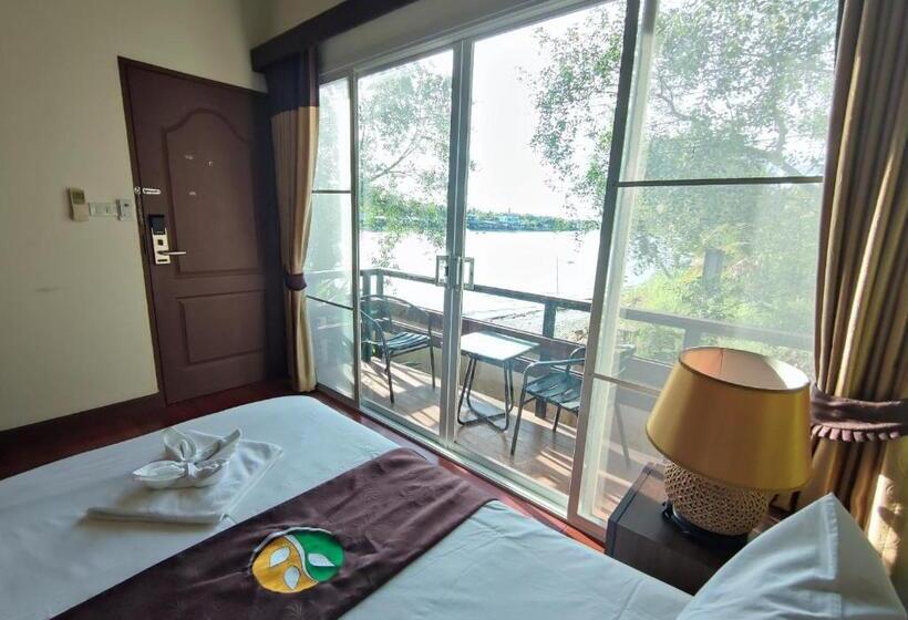 Quarto Deluxe, Baantip Suantong