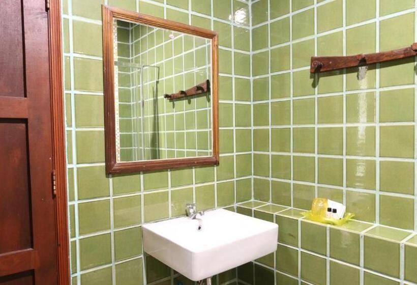 Quarto Superior Vista Jardim, Baantip Suantong