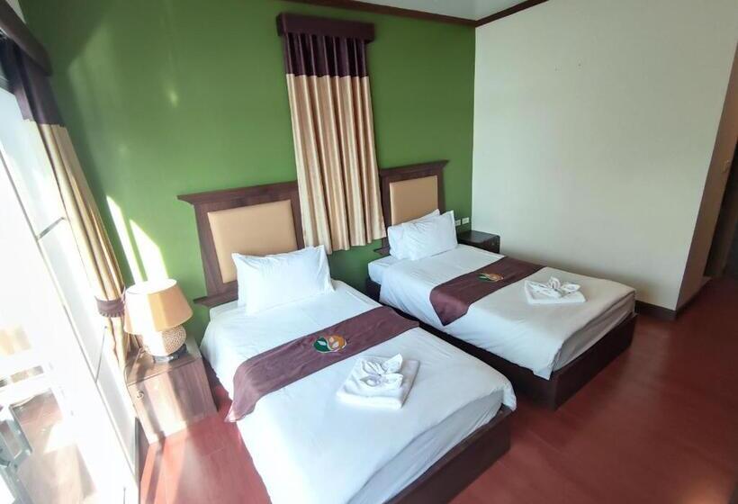 Quarto Deluxe, Baantip Suantong