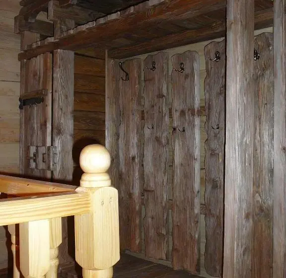 Talo 4 Makuuhuonetta, Mini Hotel Laplandiya