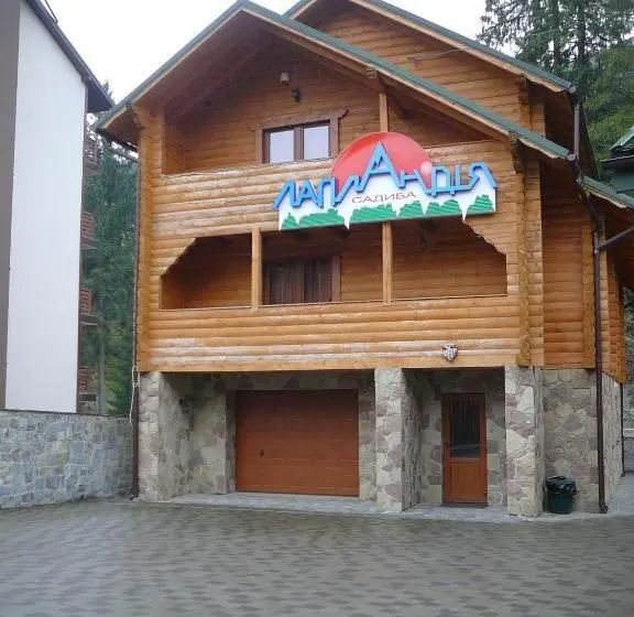 Talo 4 Makuuhuonetta, Mini Hotel Laplandiya
