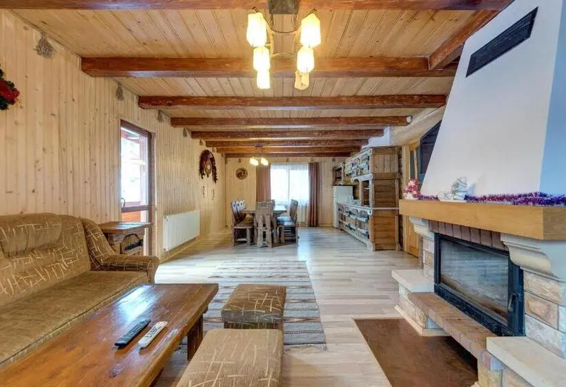 Talo 4 Makuuhuonetta, Mini Hotel Laplandiya