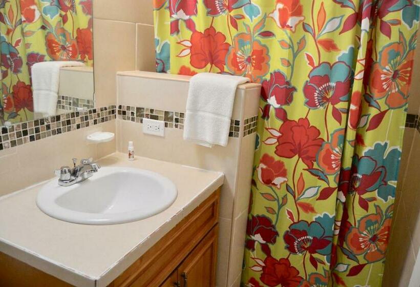 آپارتمان 2 خوابه, Waterway Condos