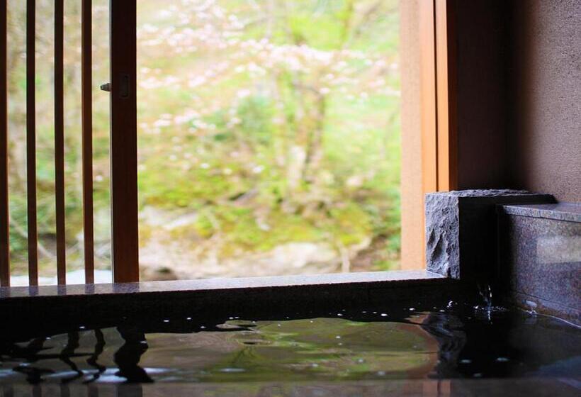 Quarto Estandar, Yamado