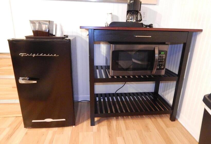 סוויטת 2 חדרי שינה, Sunset Motel