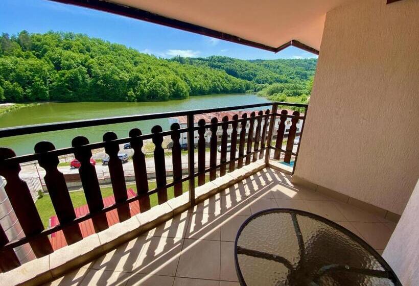 إستديو عائلى, Tryavna Lake Hotel & Spa